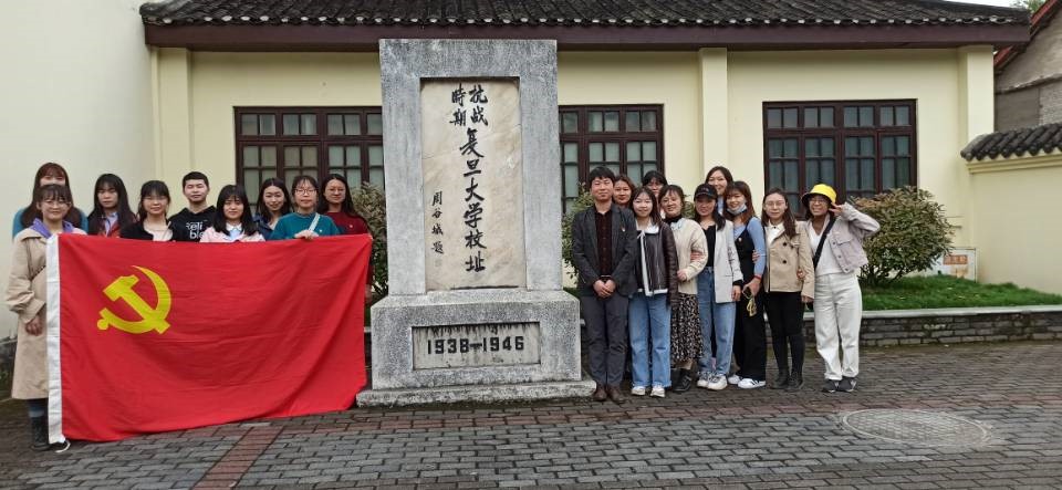 202104研六参观复旦大南宫体育史纪念馆2.jpg